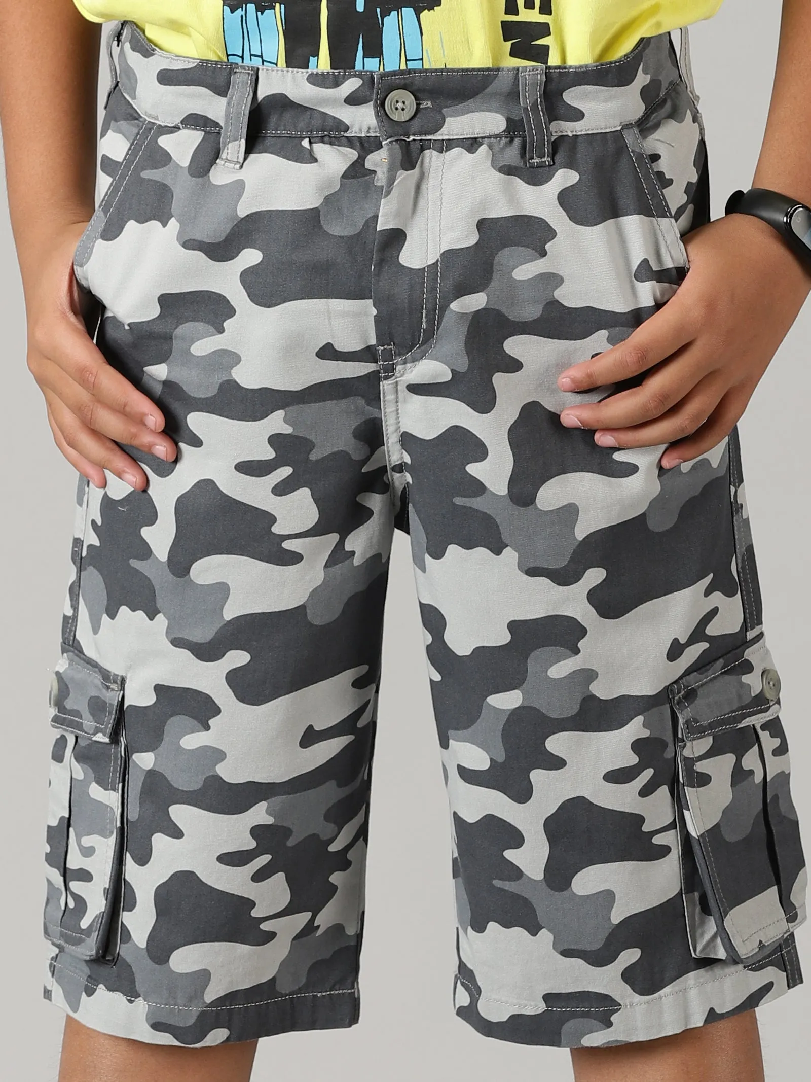 Boys Printed Round Neck Tee & Camouflage Printed Knee Length Cargo Shorts Set